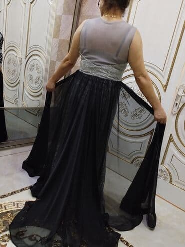 вечерние платья на новый год: Zərif axşam/ziyafət geyimi - Rəng: gümüşü boz krujeva əsas, qara — 12