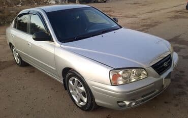 niva az: Hyundai Elantra: 1.6 l | 2004 il Sedan — 3
