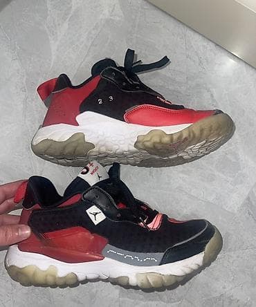 krasovka: Jordan React Havoc idman ayaqqabısı - Rəng: qara/qırmızı, ağ orta — 1