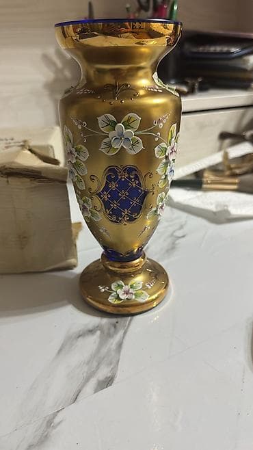 Vazalar: Bir vaza — 1