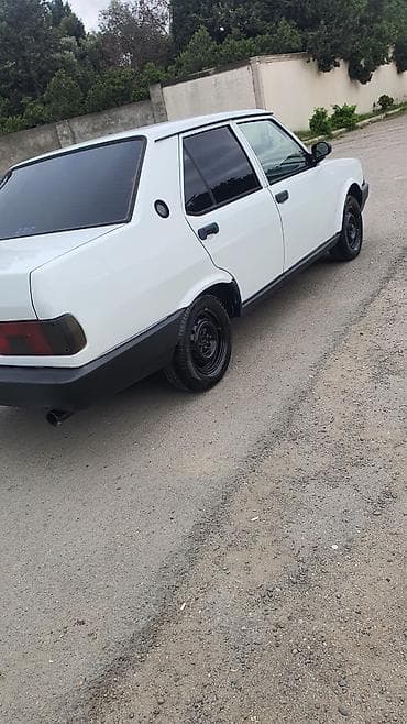 moped 49 cc: Tofaş Şahin sedan Xüsusiyyətlər: - Kuzov: 4 qapılı sedan, ağ rəng - — 4