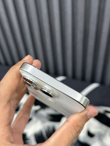 Kasalar: IPhone 15 Pro, 256 GB, Gümüşü, Face ID — 4