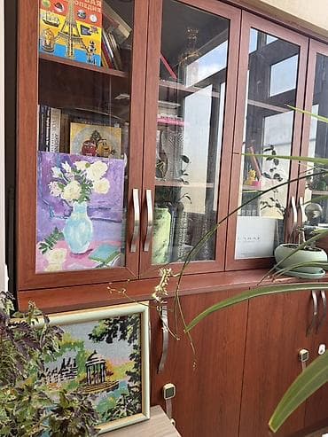 kitab skaflari: Kitab vitrinli şkaf və aşağı tumbaların dəsti - Material — 2