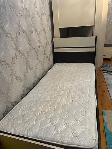 antikvar mebel: IrÇarpayi satilir Qiymet 70 man Bazasizdir Unvan;yeni yasamal 7661 — 1