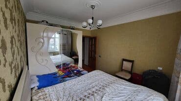 evler bineqedide: Bakı, 3 otaqlı, Köhnə tikili, m. Xalqlar Dostluğu, 80 kv. m — 8