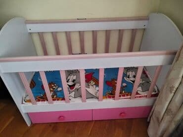 Oğlan və qız üçün, Dördbucaq, Beşik, Matras ilə, Yellənmə mexanizmsiz