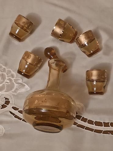 - Komplekt: 1 ədəd qapaqlı qrafin və 5 ədəd kiçik badə — 2