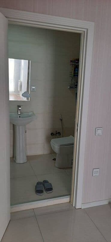 ilkin ödənişi 10000 olan evlər: 3 otaqlı, Yeni tikili, 109 kv. m — 12