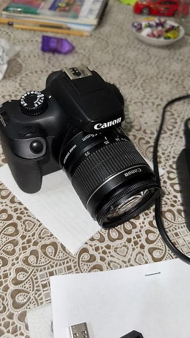 Kompüter, noutbuk və planşetlər: Canon 4000D 18-55mm, lensdə heç bir nöqtə, cızıq yoxdur İkinci əl — 3