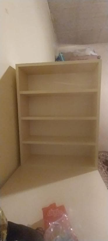 islenmis dolab: Künc iş/oxu masası – ağ rəngli, praktik dizayn. - Künc yerləşim — 2