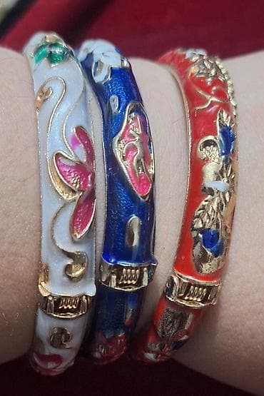 Наручные часы: Bəzək dəsti – müxtəlif üslubda əl işləri Tərkib: - Dəniz — 7