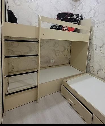 Afaİkımertebe kravat matras yoxdu qıymet 120 AZN.olcu 85*1.85 Unvan