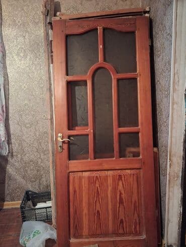 Təmir və tikinti: Taxta şüşəli qapı

2 denedi cerciveside var biri 10 manat — 2