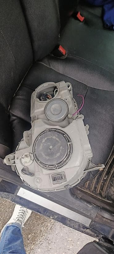 w210 faralari: Sağ, Yaxın və uzaq vuran işıqlar Mercedes-Benz — 3