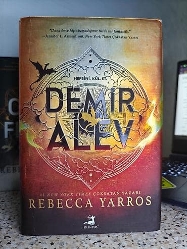 pullar: Əla vəziyyətdə 2 kitab satılır. Rebecca Yarros - Dördüncü Kanat — 3