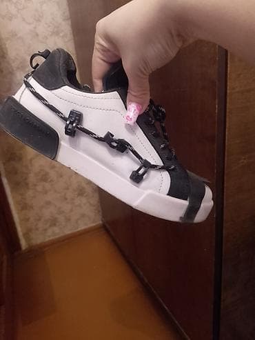 Krossovkalar – unisex, qara‑ağ dizaynlı - Brend işarələri: “DOLCE — 2