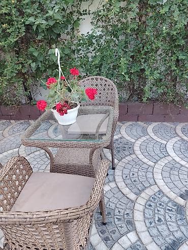 sutul: Balkon üçün, İşlənmiş, Açılmayan, Kvadrat masa, 2 stul — 4
