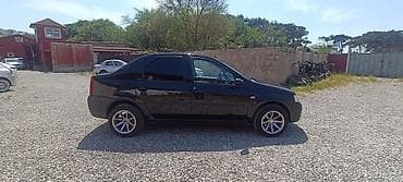 e 3 2: Dacia Logan Sedan – qara rəng, benzin mühərrikli, önötürücülü. Şəhər — 2