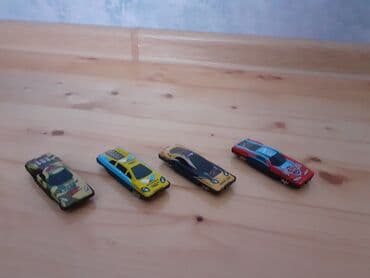 oyuncaq təcili yardım: Oyuncaq maşınlar dəsti – 4 ədəd - Material: metal gövdə və plastik — 1