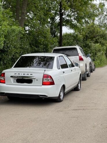 ваза напольная стеклянная высокая без узора: LADA Priora sedan – ağ rəng, 4 qapılı, arxa ötürücülü. Salam maşın — 8