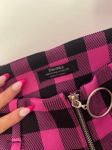 karandaş ətək: Юбочка из магазина Bershka покупала за 60 манат, носила 1-2 раза, в — 1