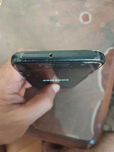 honor 9 d: Samsung Galaxy A3 2017, 16 GB, rəng - Qara, İki sim kartlı, Qırıq, Barmaq izi — 3