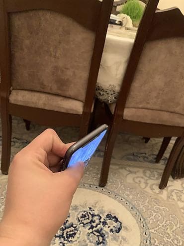 en ucuz ipad: IPhone 11, 64 GB, Qara — 2