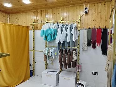 Butik üçün avadanlıq və vitrin sistemi - Divara bərkidilən modul