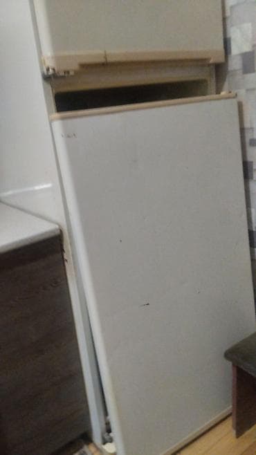 TV və video: İki kameralı məişət soyuducusu - Üst hissədə ayrıca dondurucu bölmə - — 1