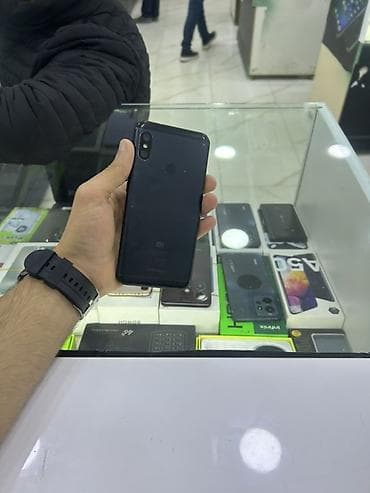 mobil telefonlar ucuz: Xiaomi Mi A2 Lite, 32 GB, rəng - Qara, 
 İki sim kartlı — 5