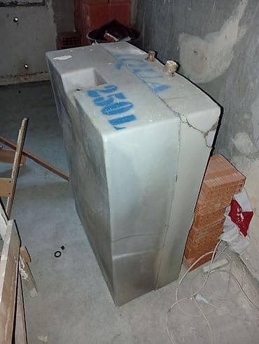 Plastik su çəni – 250 litr - Həcm: 250 L (üzərində qeyd olunub) - at lalafo.az Plastik su çəni – 250 litr - Həcm: 250 L (üzərində qeyd olunub) -