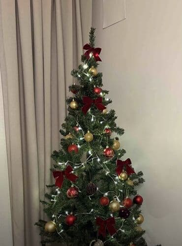 Yeni il ağacı yolka 210. – süni, bərk gövdəli, sıx budaqlı model. -