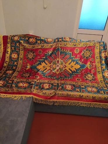 Xalça + qab-qacaq dəsti 1) Rəngarəng xalça - Klassik Şərq motivləri