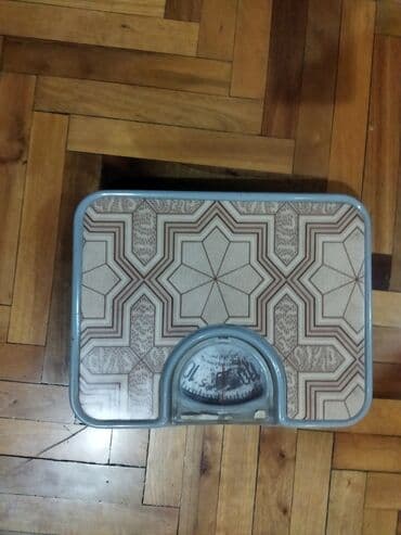 Köhnə model tərəzi. heç bir problemi yoxdur tam işlək vəziyyətdədir