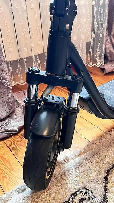samkat: Elektrik skuter - Güclü ön amortizator sistemi – ikili yaylı çəngəl — 3