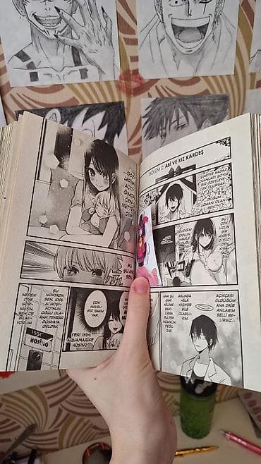 kitab şkafi: Xarici qapağı yoxdur. Məhsul: “Oshi no Ko” manga – 1-ci cild — 3