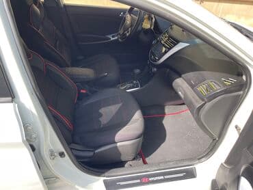 kia optima 2019: Hyundai Accent: 1.6 l | 2011 il Sedan — 12