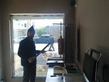 nefis döner masazir: Tam hazır vəziyyətdədir, içərisində dönər bişirən aparat, toster — 3