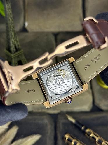 up saatlari: Yeni, Qol saatı, Cartier, rəng - Qızılı — 10