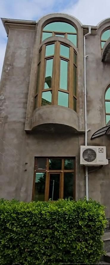 klinika satilir: Satılır: 3 mərtəbəli, müasir üslubda tikilmiş fərdi yaşayış evi - — 1