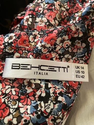 Ziyafet donu,parcasi ipek,podkladkali.cox az geyilib,olcu M(42),35 man