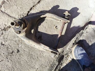 zaz tavriya satilir: Avtomobil üçün ehtiyat hissələri seti Tərkib: - Asma üçün yuxarı qol — 1