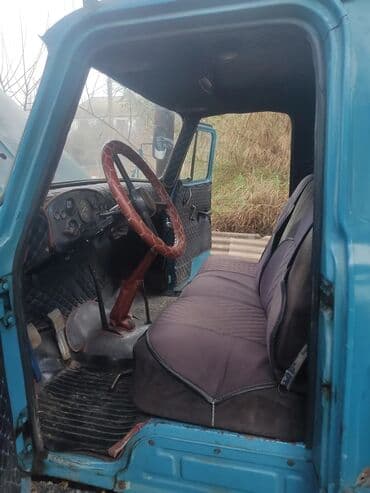 Akkumulyatorlar: QAZ : 0.1 l | 1988 il 13500000 km — 10