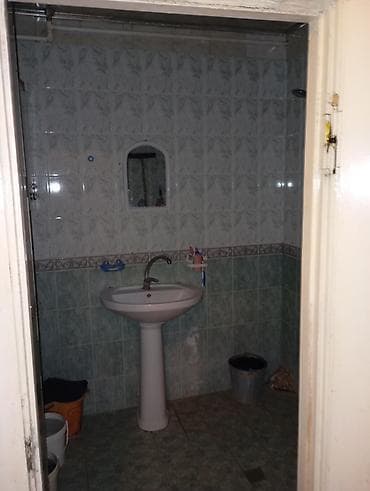 emircanda ev satisi: 2 otaqlı 3 otağa düzəldilmiş mənzil satılır. Bu yaxınlarda təmir — 10