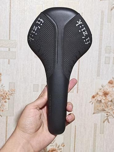 KARBON Fizik Aliante R3 Large velosiped oturacağı - Model: Fizik — 2