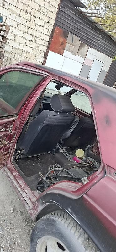 mersedes 190 ehtiyat hiseleri: Mercedes-Benz 190 (W201): 2 l | 1992 il Sedan — 4