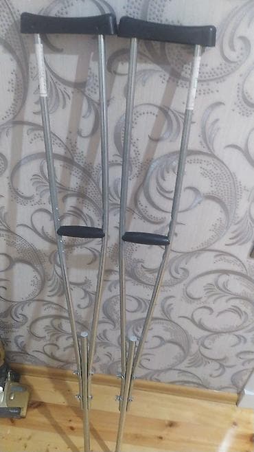 Metall qoltuqağacı cütü - Material: yüngül və davamlı metal lalafo.az -da Metall qoltuqağacı cütü - Material: yüngül və davamlı metal