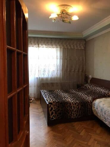 merkez: Bakı, 4 otaqlı, Köhnə tikili, m. Xalqlar Dostluğu, 120 kv. m — 6