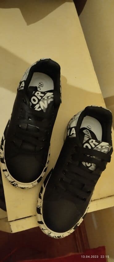 adidas qaçış üçün qadın krossovkaları: Ölçü: 36.5, Yeni — 3