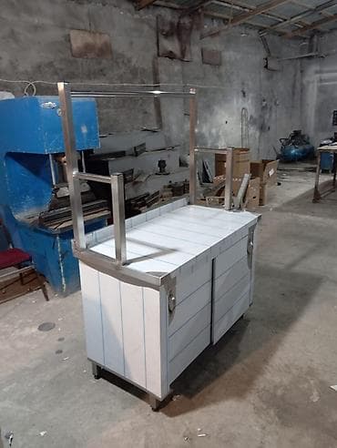 masa nerj: Paslanmayan poladdan hazırlanmış servis-vitrin masası - Material: 304 — 1